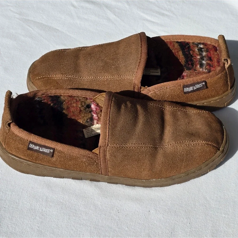 Muk Luks Mens‎ Size 11 Brown Suede Slip On Slipper Shoes Fleece Indoor Outdoor